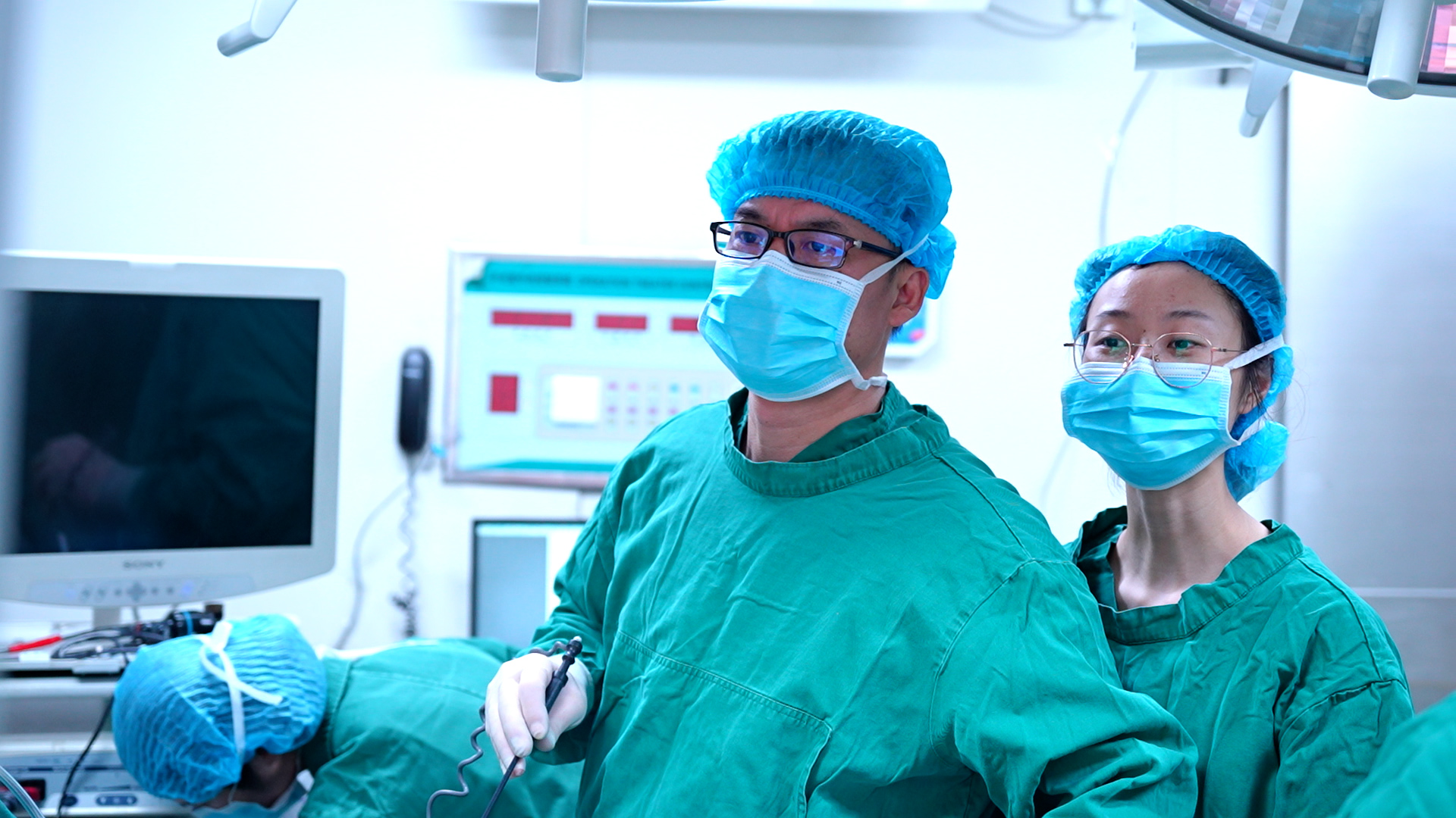 电子腹腔镜胆囊切除术